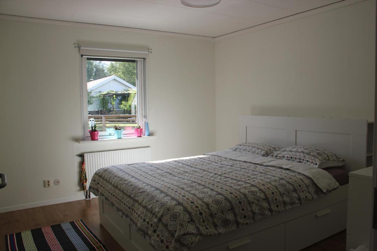 Private Room For Rent In A Villa With Garden View Almhult  Bagian luar foto