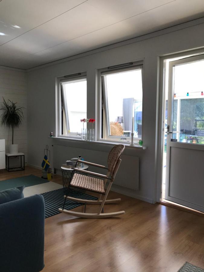 Private Room For Rent In A Villa With Garden View Almhult  Bagian luar foto